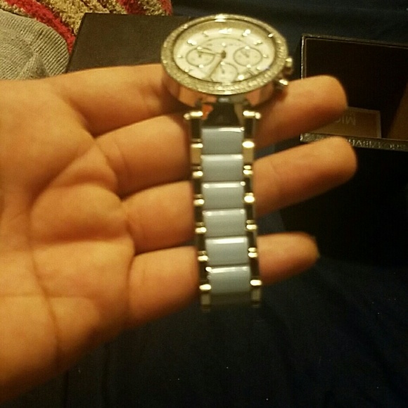 Michael kors baby blue watch - Picture 3 of 4