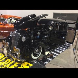 Meet your Posher, Eddie