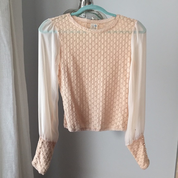 Free People Tops - Lovely Free People blouse