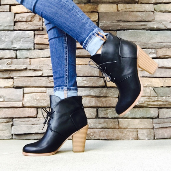 NEW Black Lace Victorian Chunky Stack Ankle Bootie - Picture 3 of 3