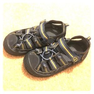 Stride rite toddler size 6 water sandals