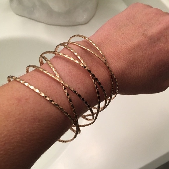 Jewelry - Gold tone cross bracelet CHIC & STUNNING