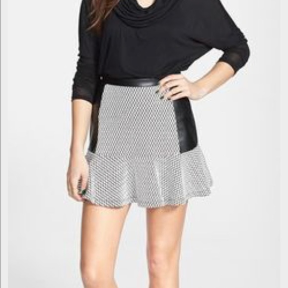 Soprano faux leather skirt