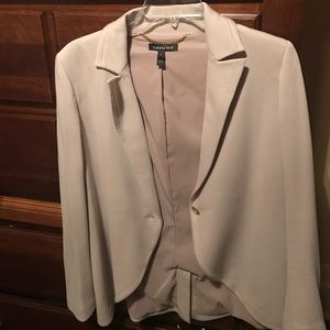 Isabella Oliver maternity blazer worn twice