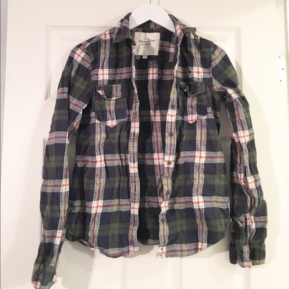 Abercrombie & Fitch Tops - Plaid Abercrombie Button Down Abercrombie & Fitch Tops - Plaid Abercrombie Button Down