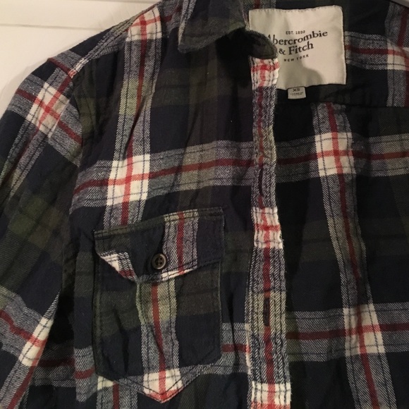 Abercrombie & Fitch Tops - Plaid Abercrombie Button Down Abercrombie & Fitch Tops - Plaid Abercrombie Button Down