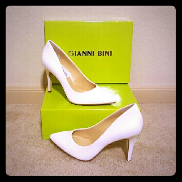 Brand New, Never Been Worn Gianni Bini Pumps!