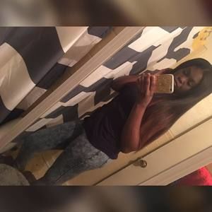 Meet your Posher, Dee