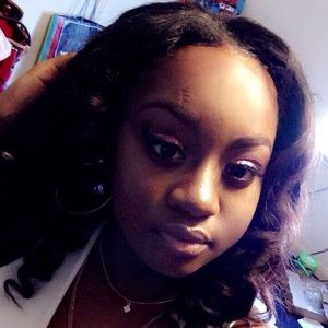 Meet your Posher, Aneisha