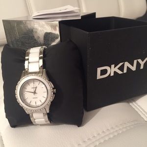 DKNY WHITE CERAMIC WATCH