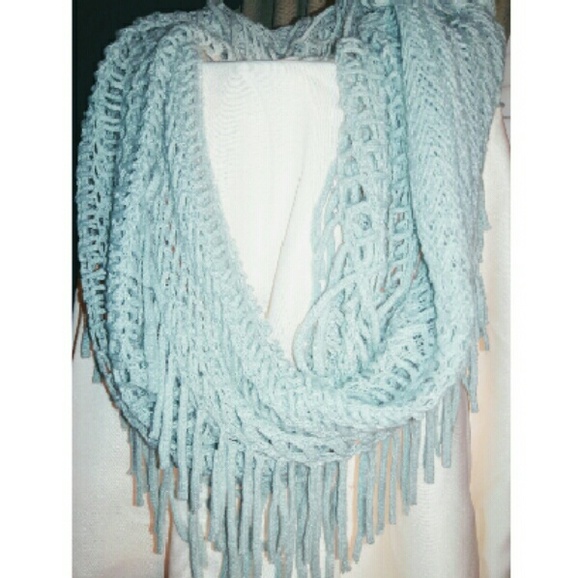 Fringe scarf
