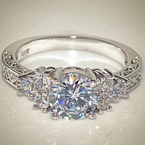 White Sapphires, setting 10K White Gold