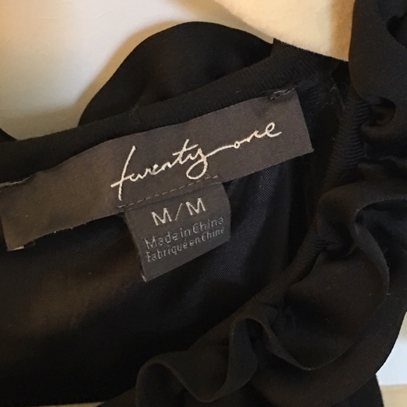 ❤️👗Cute, unique, front-ruffle black dress - Picture 6 of 12