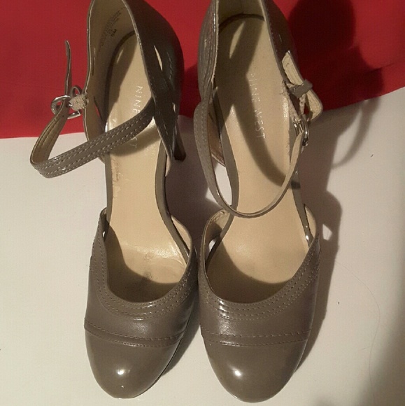 Nine West size 8 heels