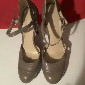 Nine West size 8 heels