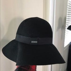 Roxy floppy felt hat