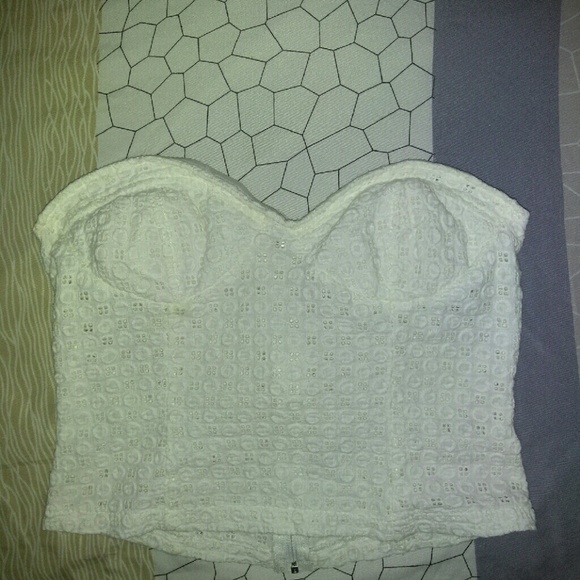 Size M forever 21 strapless top
