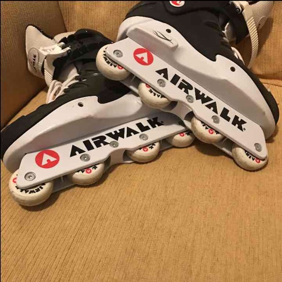 Rollerblades sold on macro - Picture 2 of 4