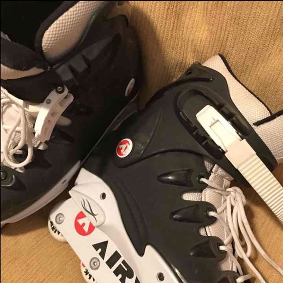 Rollerblades sold on macro - Picture 3 of 4