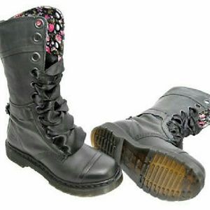 Dr Martens Triumph 1914's size 8