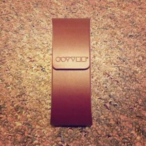 • O l i v e r P e o p l e  s C a s e •