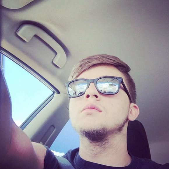 Meet your Posher, Eric - Picture 1 of 1