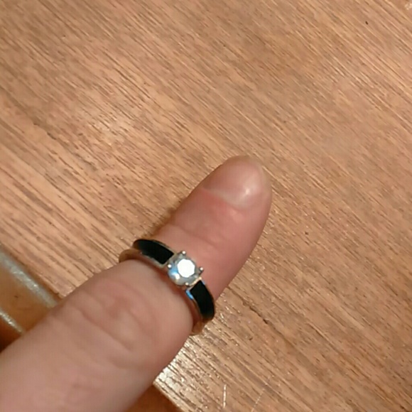 Ring - Picture 1 of 3