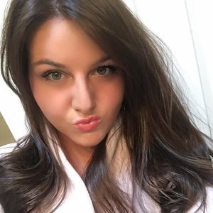 Meet your Posher, Cassandra