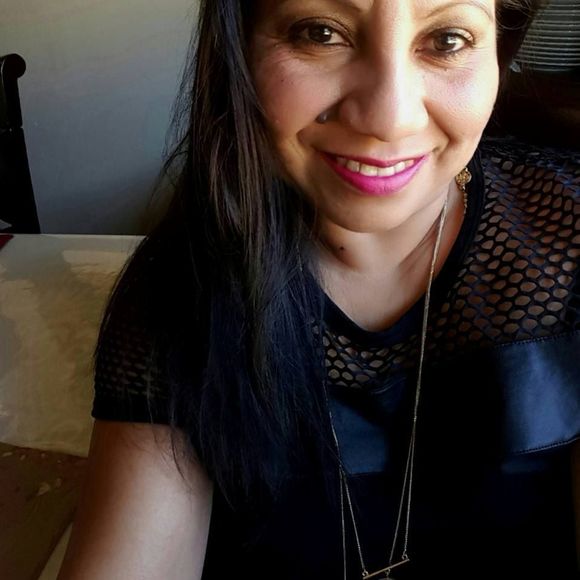 Meet your Posher, Ruth - Picture 1 of 1