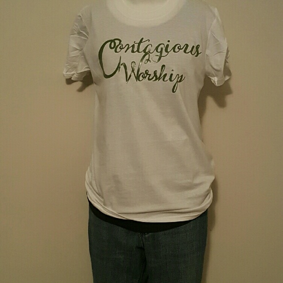 Graphic tee****Contagious Worship❤ - Picture 1 of 1