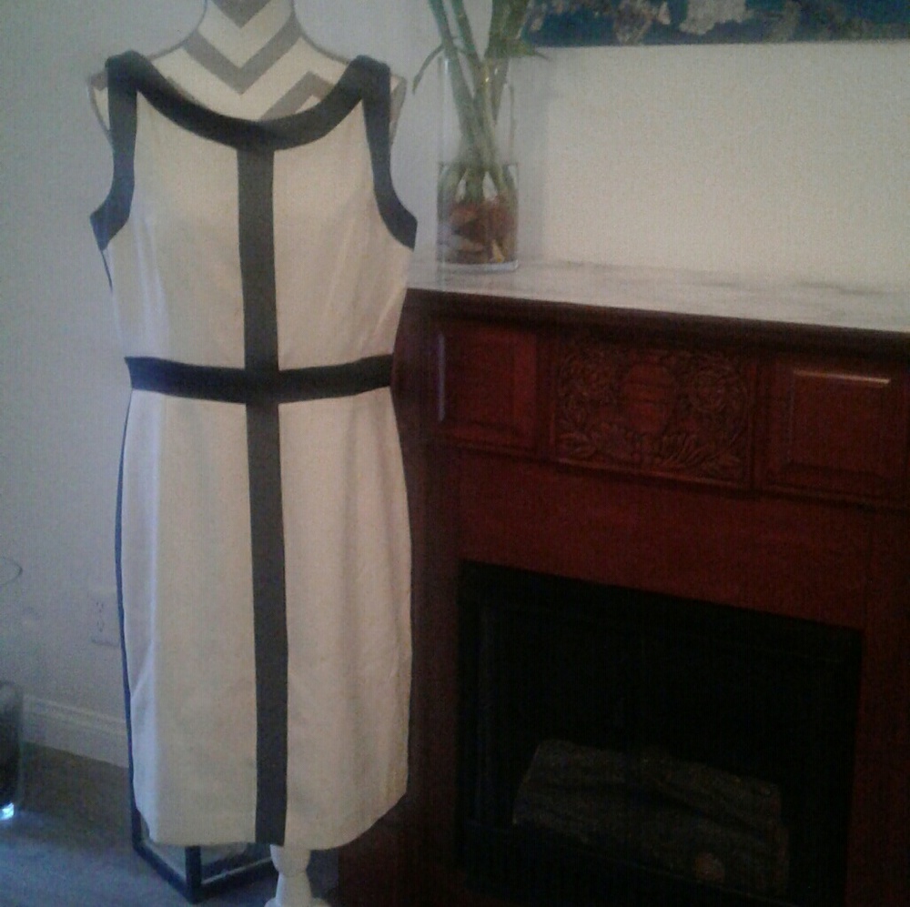 [VEUC] Ellen Tracy Panel Sheath Dress
