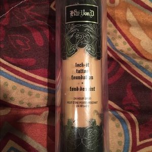 Kat Von D Lock it Foundation