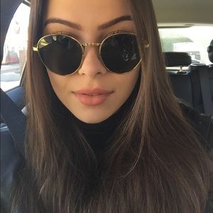 Meet your Posher, Isabella