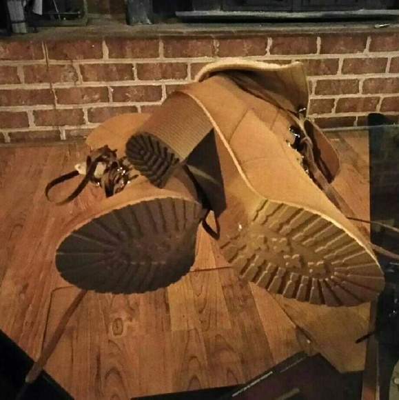 Adorable Booties - Picture 2 of 3