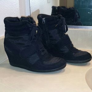 Wedge sneakers