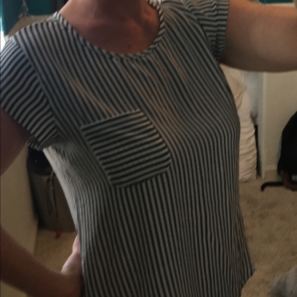 Sweet black & white stripe blouse