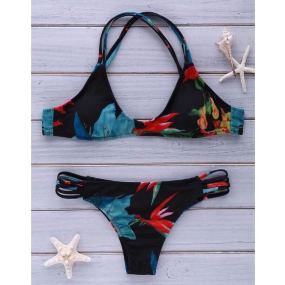 SOLD NEW never worn bikini with cheeky bottoms