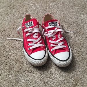 Red unisex converse low top shoes