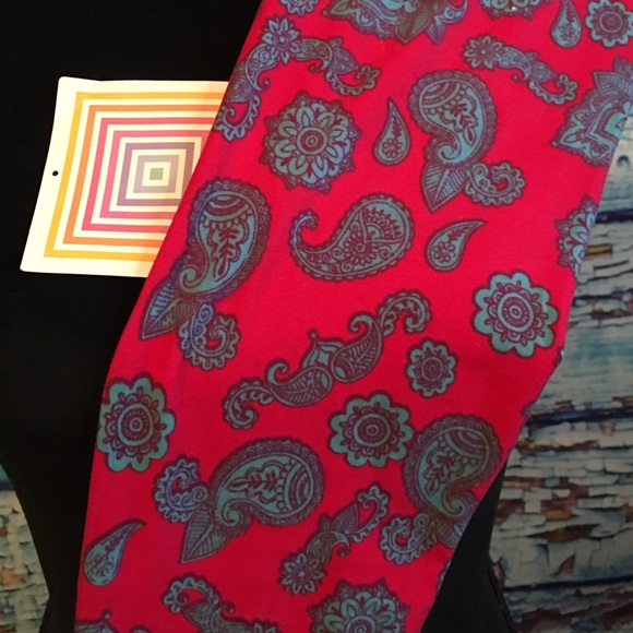 Lularoe NWT OS Leggings Cherry Red Teal Paisely