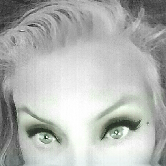 Meet your Posher, Robin - Picture 1 of 1