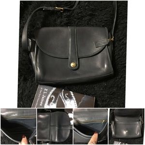 Black COACH cross body bag!! vintage