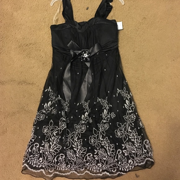 Dress 👗 - Picture 3 of 4