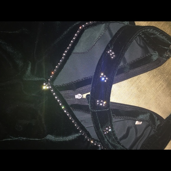 Velvet choker dark green long sleeve blouse - Picture 2 of 2