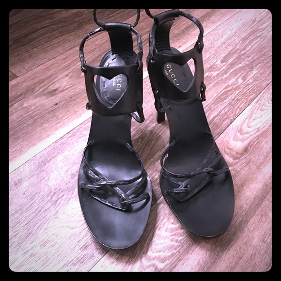 Gucci Heart "cut-out" Stilettos!!
