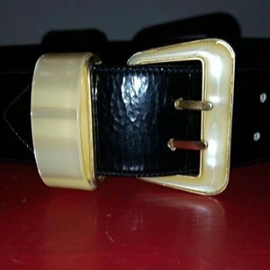 Valentino Garavani Belt size 75 EU / 32"