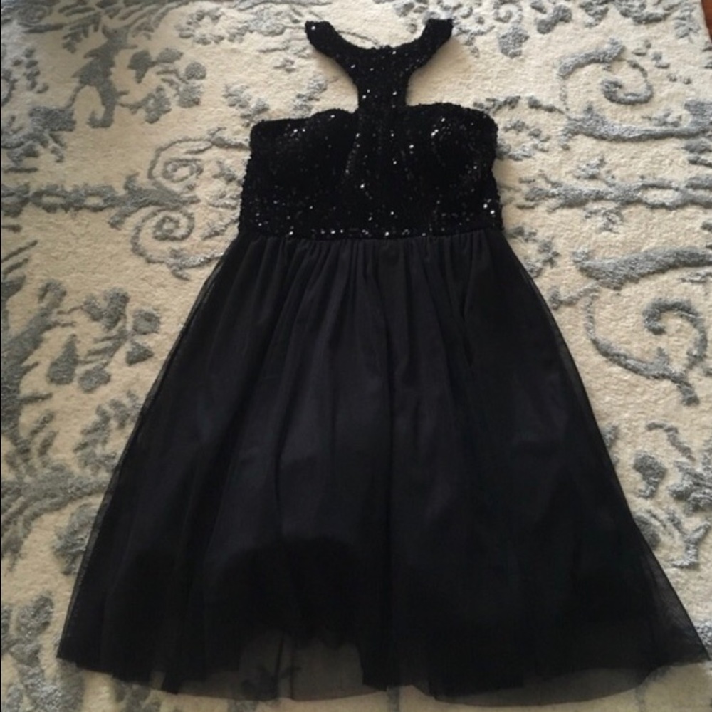Perfect holiday black dress.