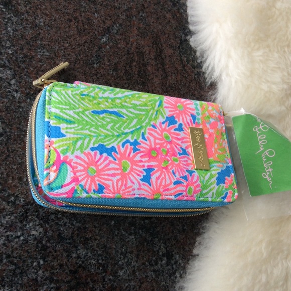Lilly Pulitzer Accessories - Lilly Pulitzer phone wallet