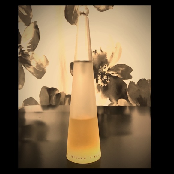 Issey Miyake EDT.    "L'eau D'issey"