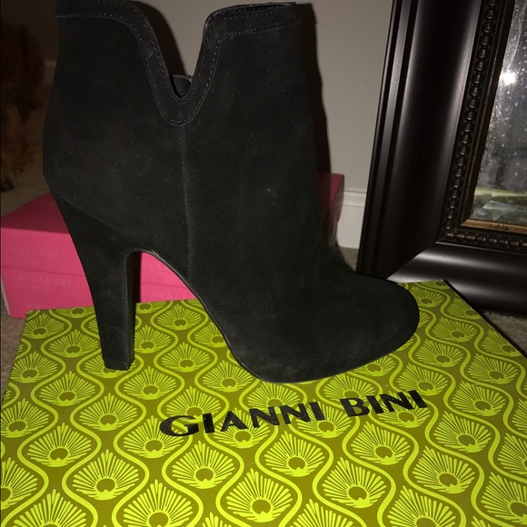 Gianni Bini Booties