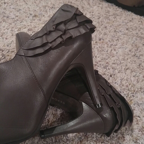 Report Booties - Picture 3 of 4